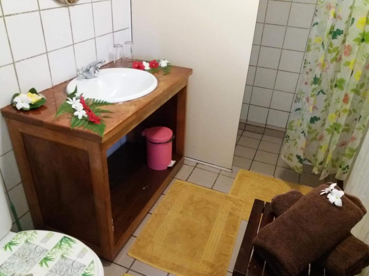 Pension Hibiscus Tahaa Uturoa Eksteriør billede
